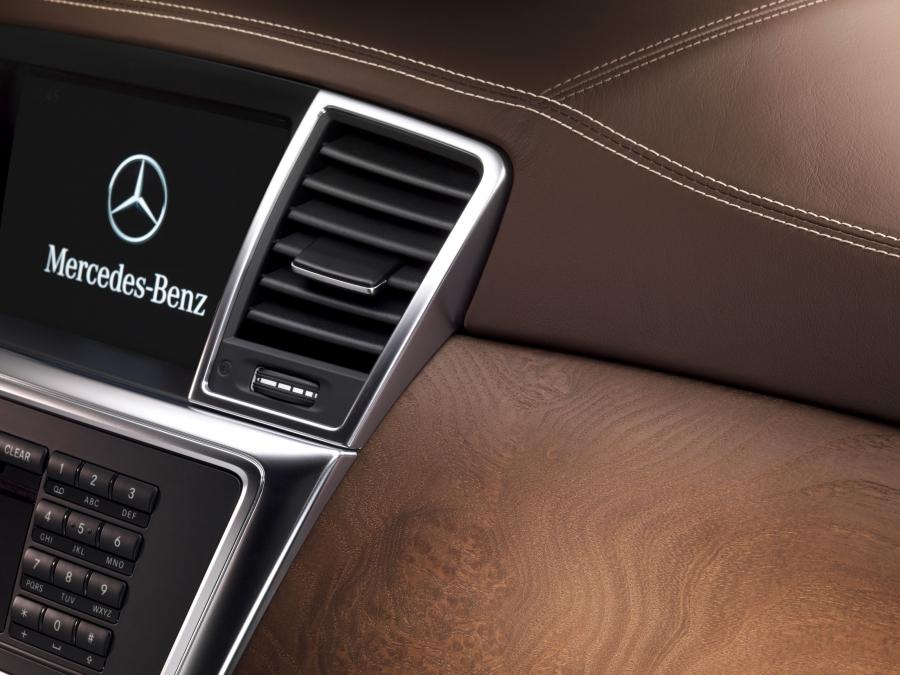  Mercedes-Benz ML-Class 2012 года  (фото 143 из 188)